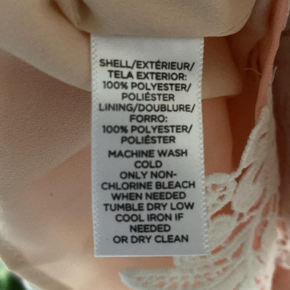 NWT LOFT Pleated Peach Sleeveless Floral Lace Blouse Size Medium - Picture 13 of 14